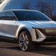 Ilustración para el artículo titulado El precio del primer Cadillac totalmente eléctrico, Lyriq, lo convierte en un rival directo para Tesla